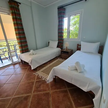 Cosy House * Filiatra